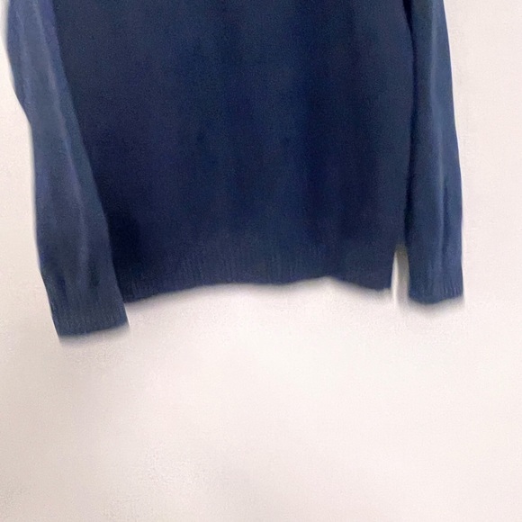 Sweater - Picture 6 of 7